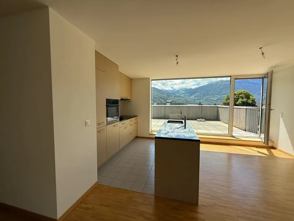 BEX -BEL ATTIQUE 3.5PCES AVEC GRANDE TERRASSE