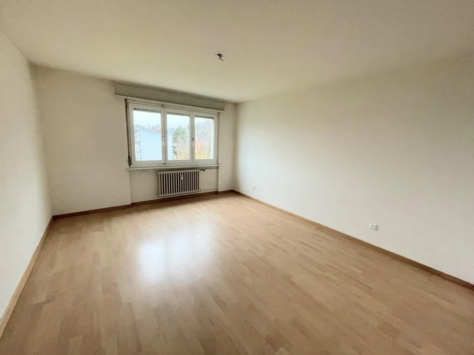 Helle, gepflegte Wohnung mit Balkon!
