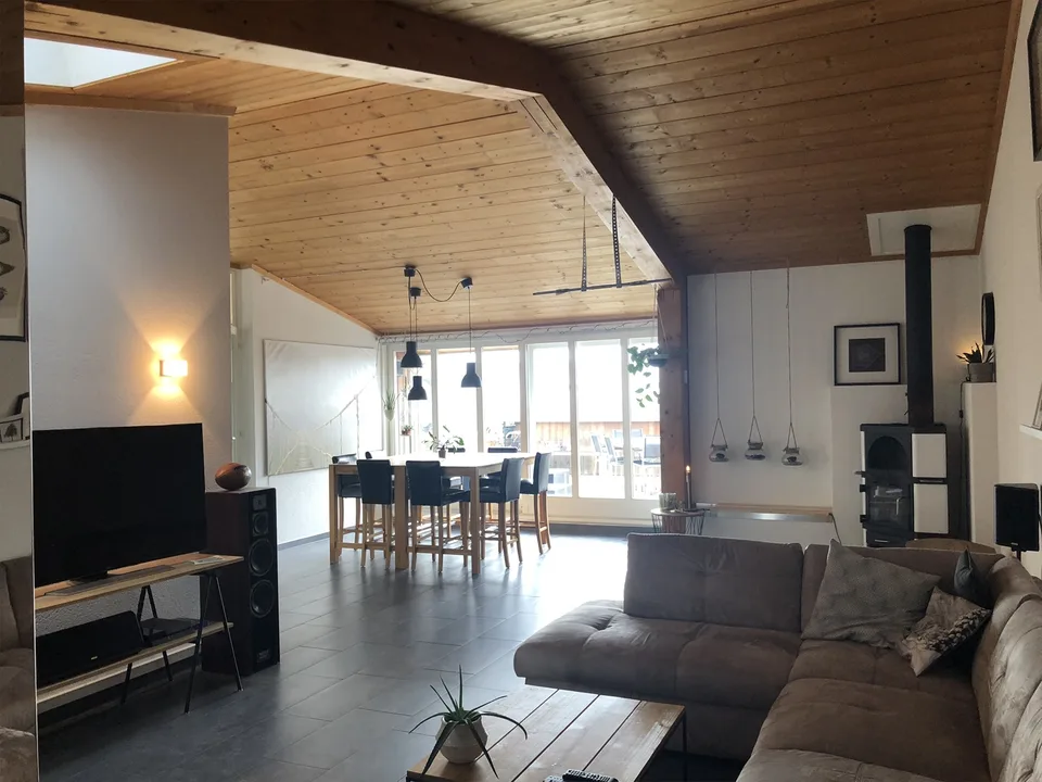 Dachwohnung mit Terrasse & Wintergarten