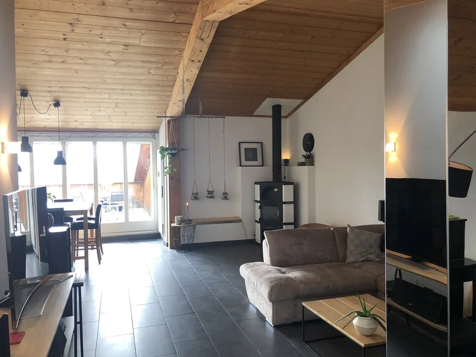 Dachwohnung mit Terrasse & Wintergarten