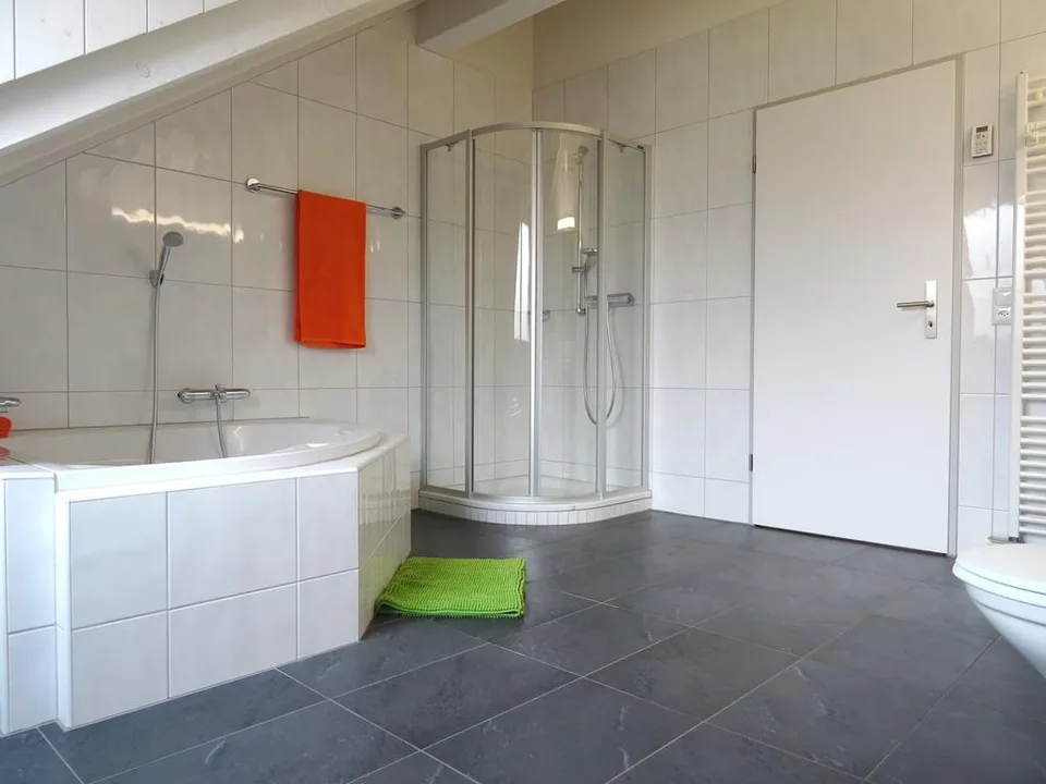 Votre nouvelle maison avec poêle suédois et balcon – photo 11 sur 12