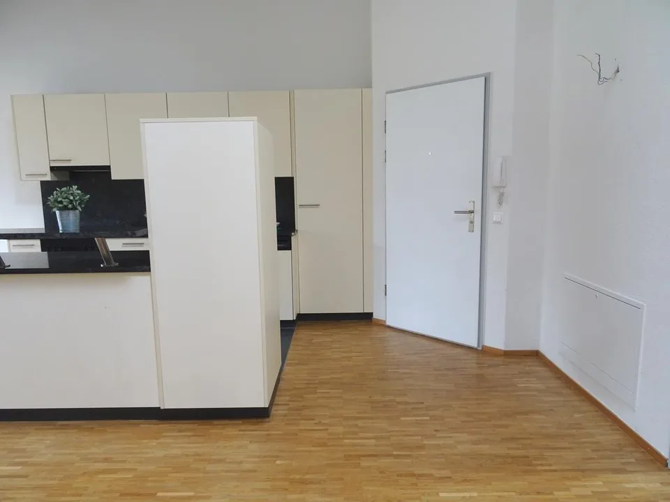 IHR NEUES ZUHAUSE MIT SCHWEDENOFEN UND BALKON