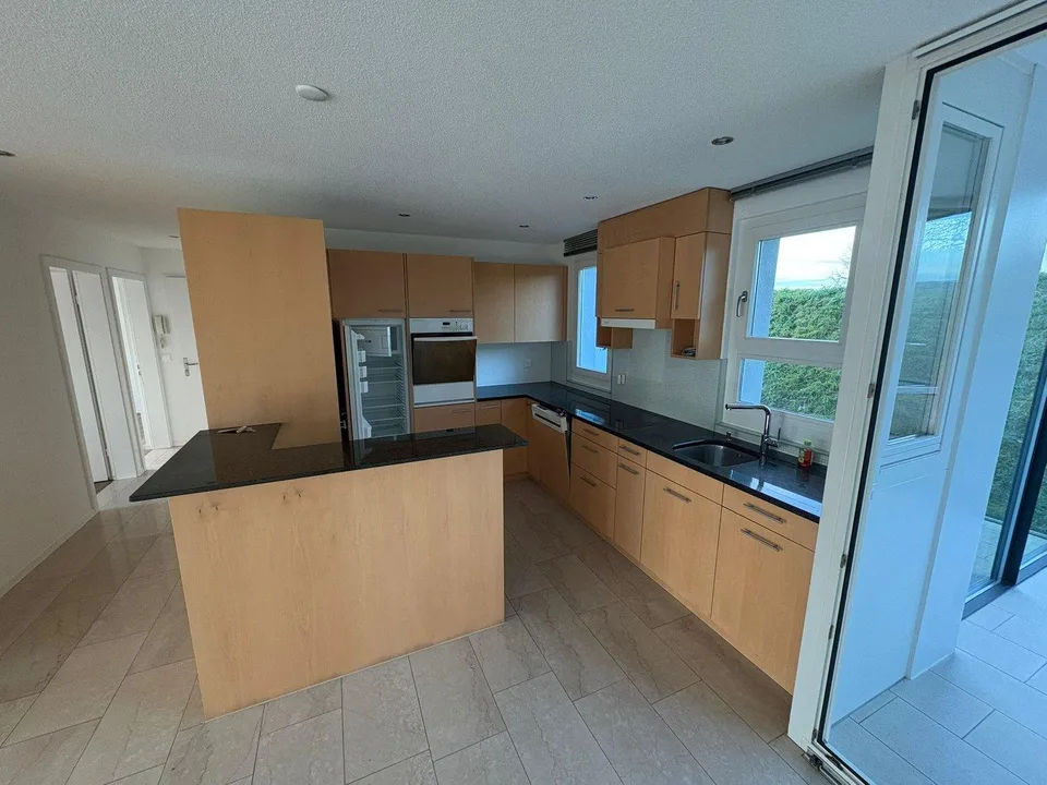 Helle 3.5-Zimmer-Wohnung mit Balkon und schöner Aussicht in Belp