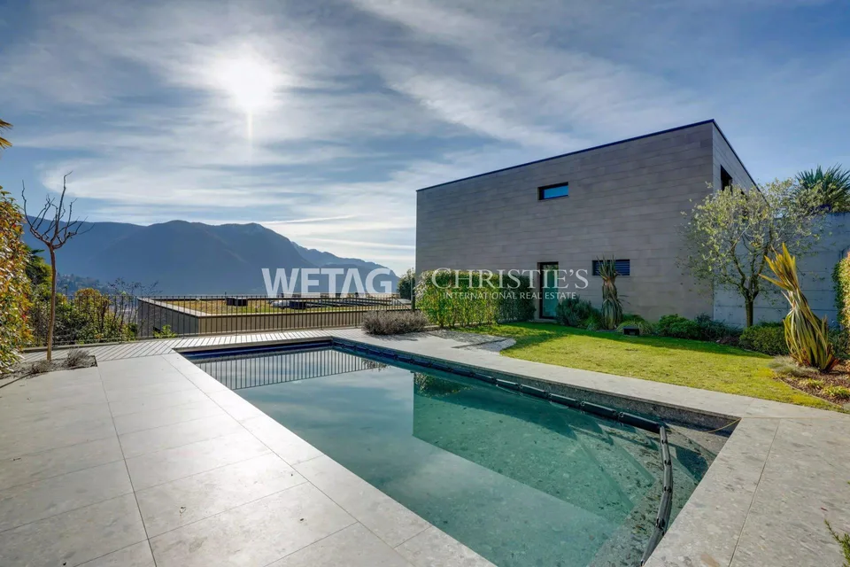 Moderne Duplexwohnung neueren Baujahrs mit grossem Privatgarten zur Miete in Lugano-Savosa