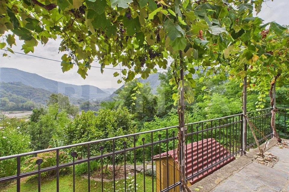 Casa vacanze con vista e potenziale di ristrutturazione – foto 12 di 13