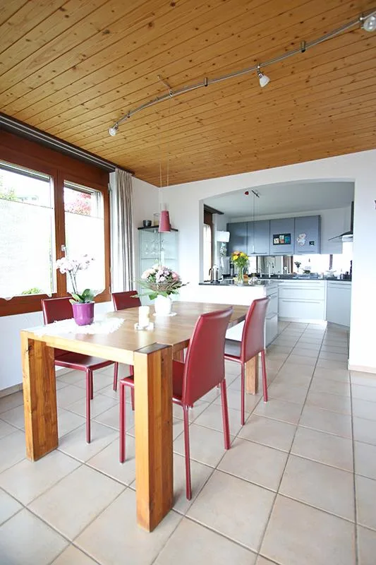 Ampia casa semidetachata di 6½ locali con privacy e vista panoramica privilegiata