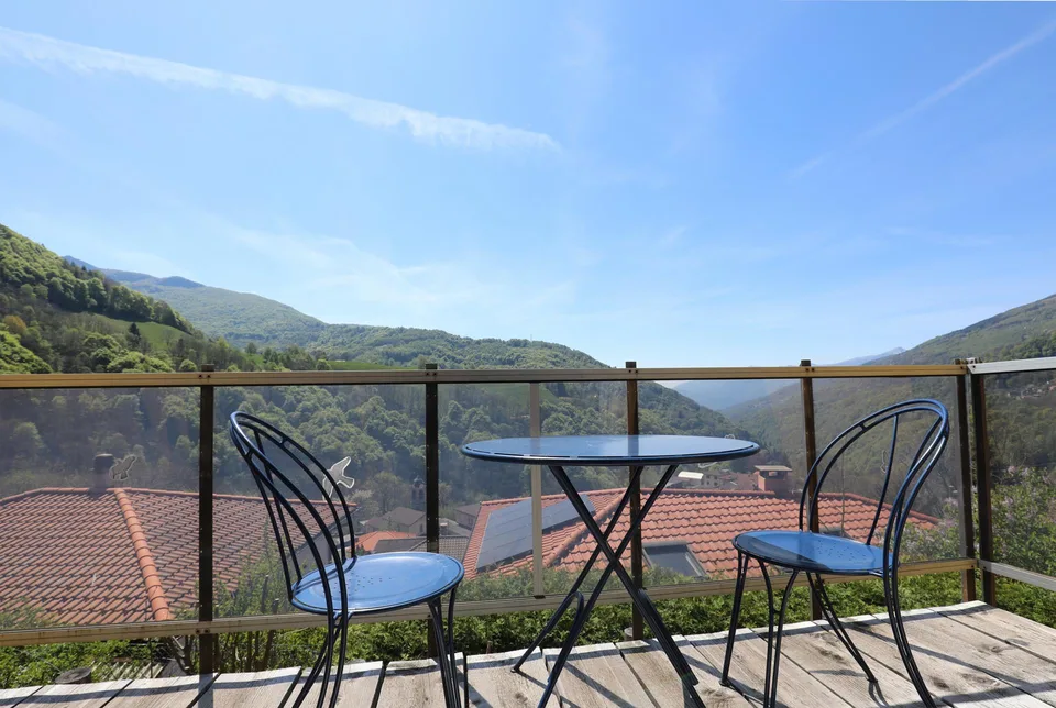 Bellissimo Rustico con tutti i comfort e giardino a Lugano Bogno