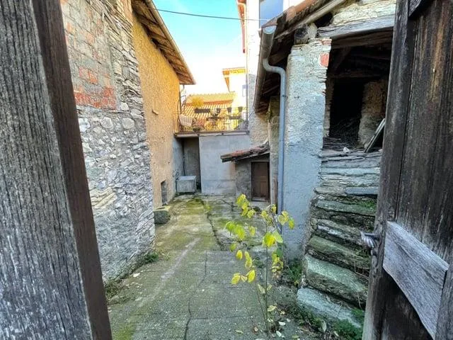 Einfaches Tessiner Haus + großes Baugelände in Breggia Sagno – Foto 10 von 28