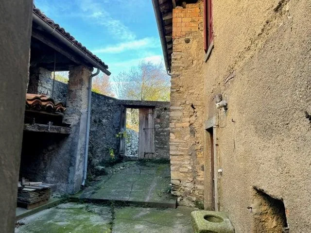 Einfaches Tessiner Haus + großes Baugelände in Breggia Sagno – Foto 7 von 28