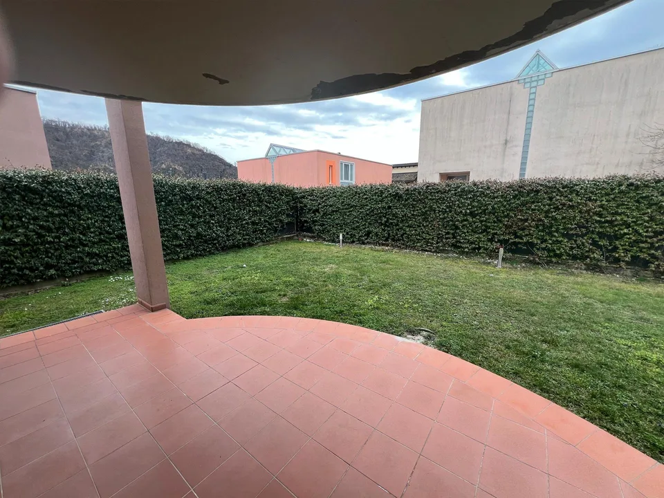 Maison unifamiliale de 3 pièces avec jardin et garage à Bedano