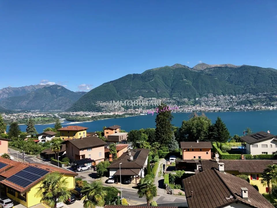 Attika auf 2 Etagen mit Panorma-Seeblick und privatem Gärtchen