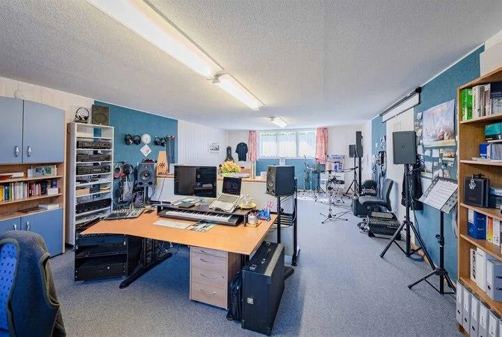 VOIR GRAND - MAISON INDIVIDUELLE SOIGNÉE DE 7,5 PIÈCES – photo 7 sur 13