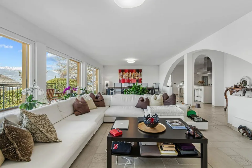 Single-family house with 4.5 rooms + hobby room + garden and land