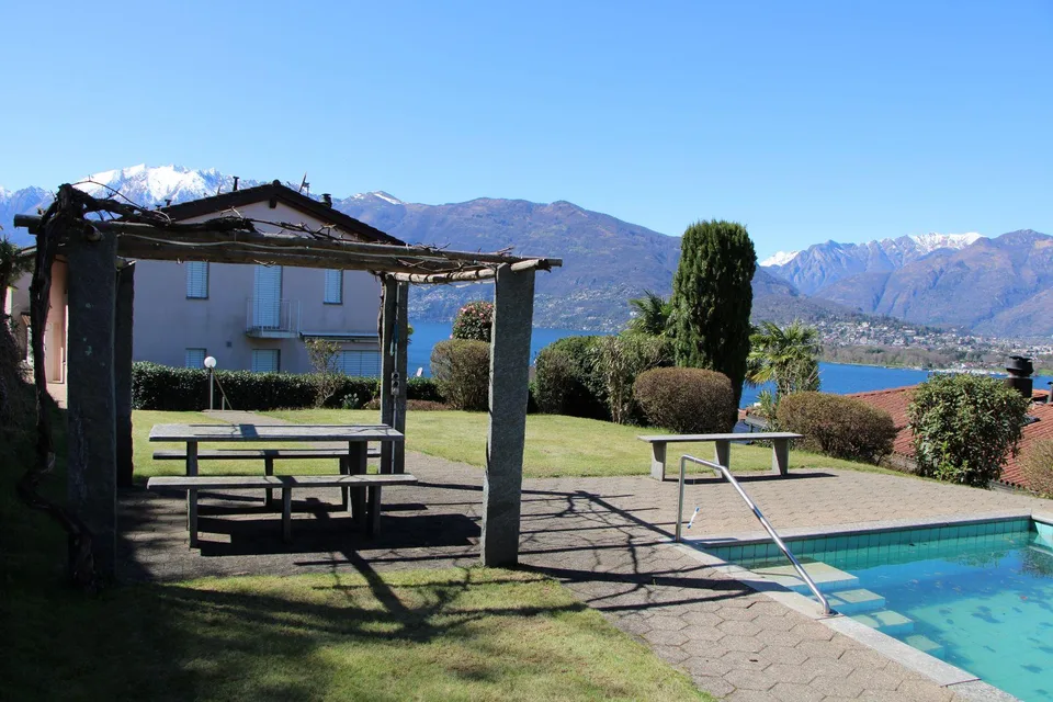 4.5-room semi-detached house in a dream location