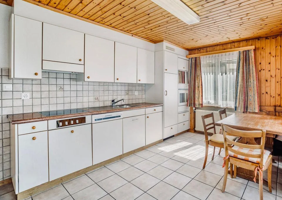 11 Zimmer Chalet in Staldenried – Foto 8 von 15