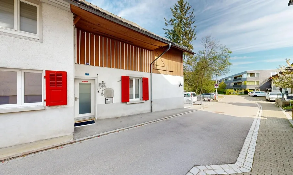 Incantevole casa a schiera d'angolo di 5 locali in una posizione ambita a Bottighofen