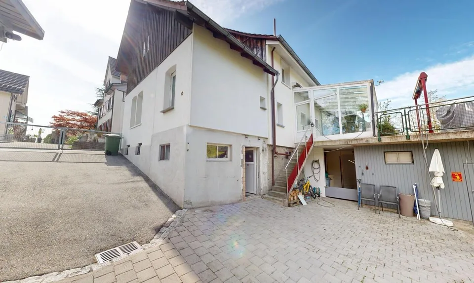Charmantes 5-Zimmer-Eckreihenhaus an begehrter Lage in Bottighofen