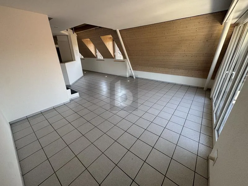 Living on two levels with gallery and balcony