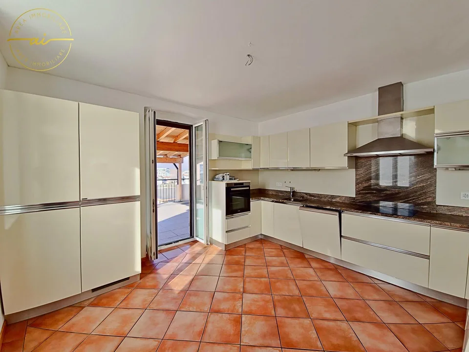Wohnung mit 4 Zimmern und großer überdachter Terrasse in Mendrisio mit Einkommen – Foto 7 von 15