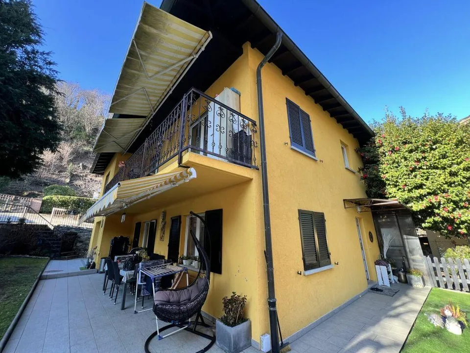 Einfamilien-/Zweifamilienhaus mit 3,5 + 3,5 Zimmern und Garten