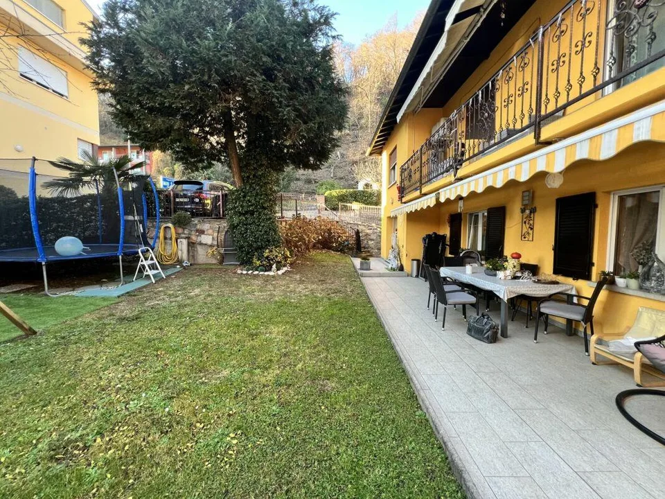 Casa Uni-bifamilare di 3.5 + 3.5 locali con giardino – Foto 25 von 28