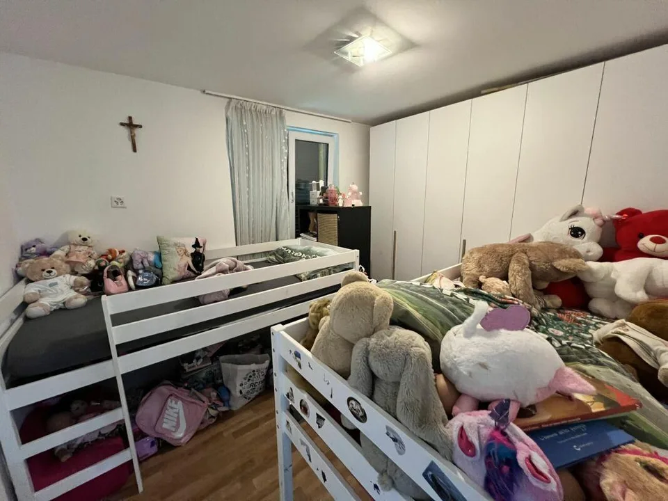 Casa Uni-bifamilare di 3.5 + 3.5 locali con giardino – Foto 23 von 28