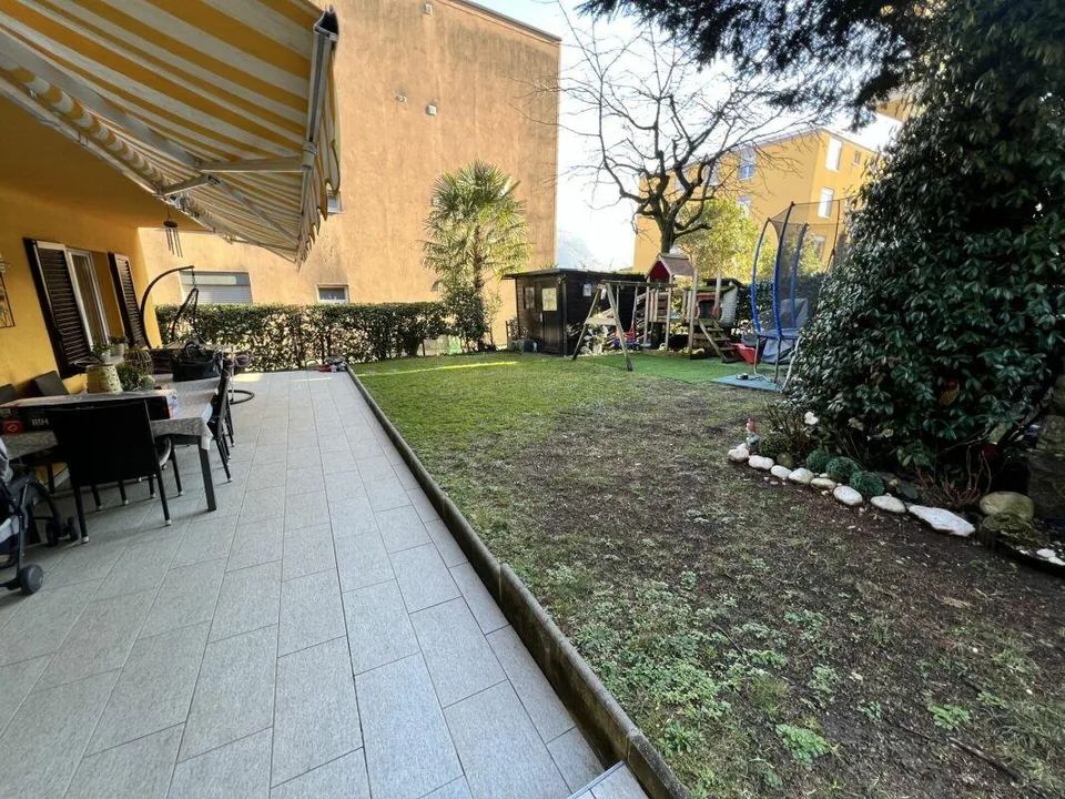 Casa Uni-bifamilare di 3.5 + 3.5 locali con giardino – Foto 27 von 28
