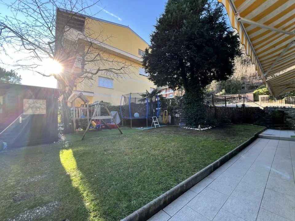 Casa Uni-bifamilare di 3.5 + 3.5 locali con giardino – Foto 26 von 28