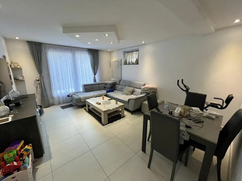 Casa Uni-bifamilare di 3.5 + 3.5 locali con giardino – Foto 6 von 28
