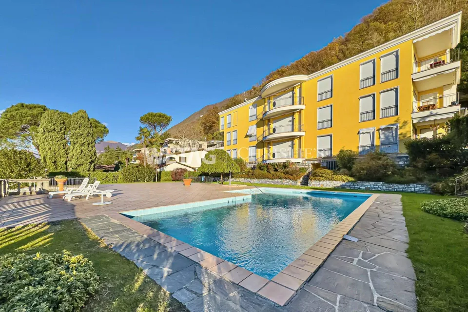 Lugano-Bissone: Appartamento con accesso diretto al lago, piscina esterna, vista lago & posto barca in vendita – foto 11 di 13