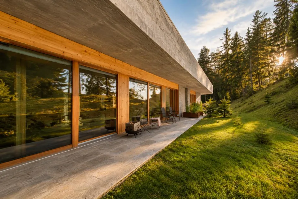 Moderne 2.5-Zimmer-Terrassenwohnung mit 20 m² Terrasse in Laax