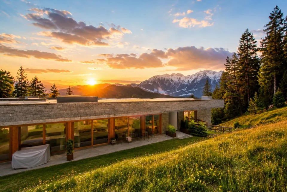 Moderne 2.5-Zimmer-Terrassenwohnung mit 20 m² Terrasse in Laax