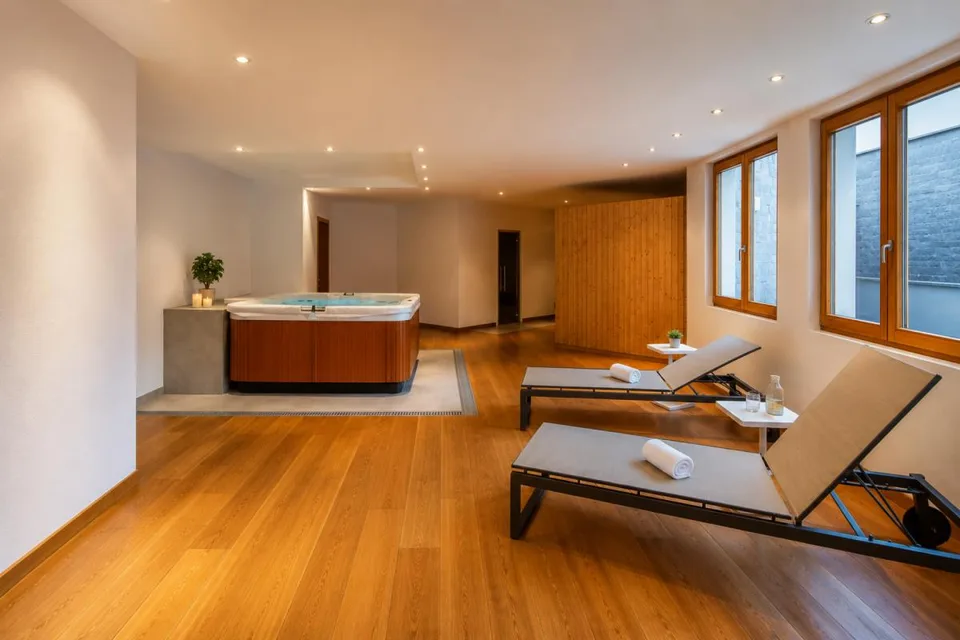 Moderne 2.5-Zimmer-Terrassenwohnung mit 20 m² Terrasse in Laax – Foto 13 von 14