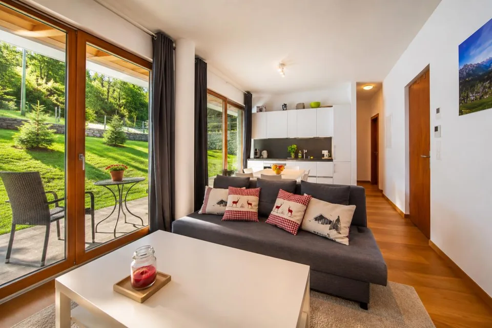 Moderne 2.5-Zimmer-Terrassenwohnung mit 20 m² Terrasse in Laax – Foto 6 von 14