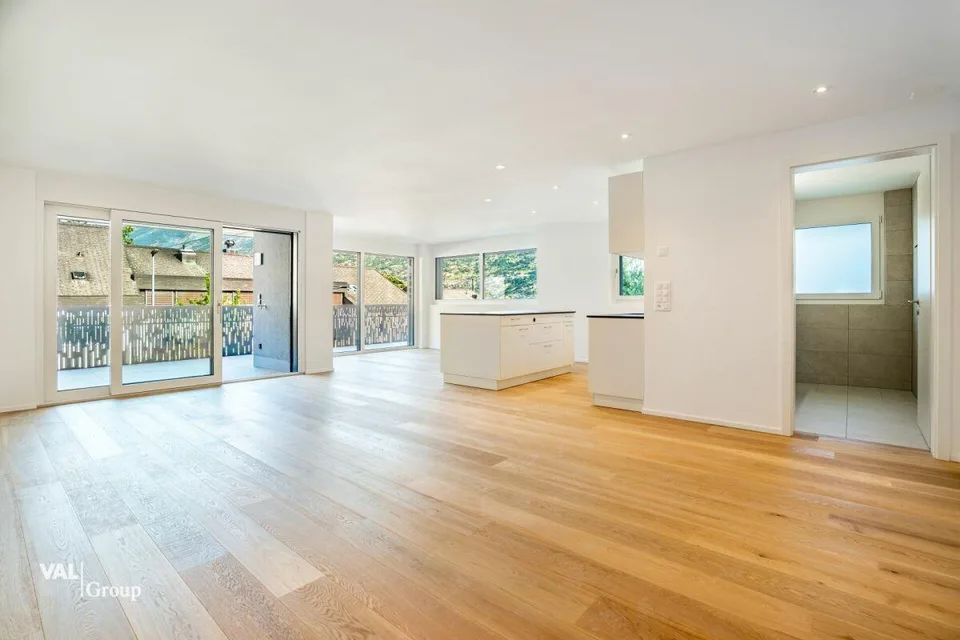 Direkt bezugsbereit: 3.5 Zimmer Neubauwohnung an schöner erhöhter Lage