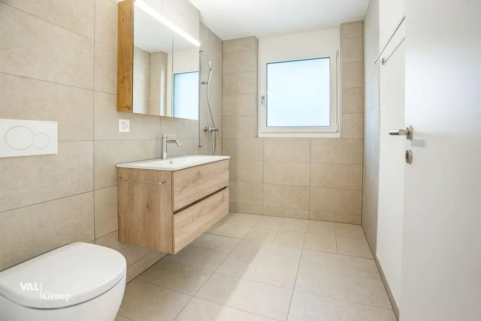 Direkt bezugsbereit: 3.5 Zimmer Neubauwohnung an schöner erhöhter Lage