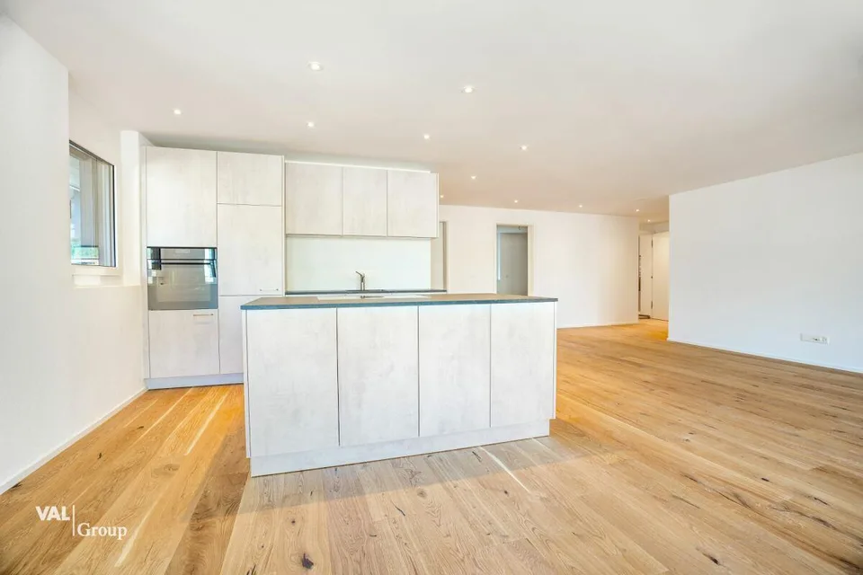 Direkt bezugsbereit: 3.5 Zimmer Neubauwohnung an schöner erhöhter Lage