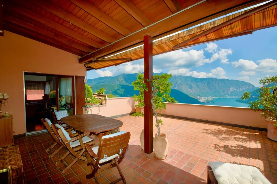 Casa di Vacanza - Appartamento con Vista Mozzafiato sul Lago di Lugano