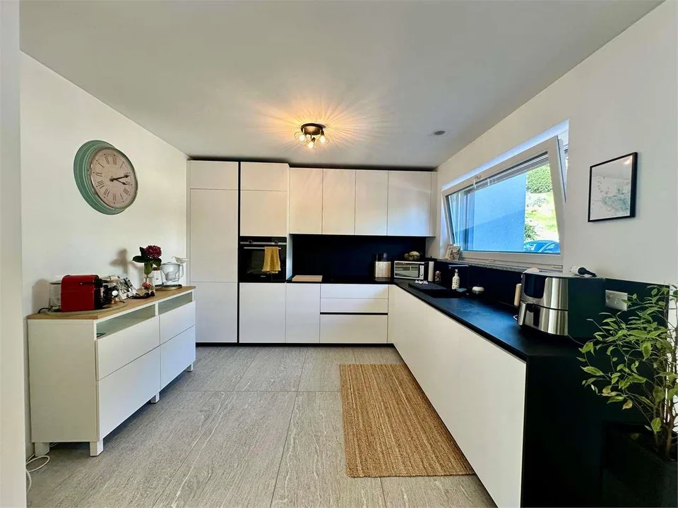 Villa mitoyenne moderne avec jardin privé à Arzo, norme minergie – photo 6 sur 11