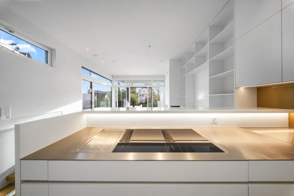Casa terrazza esclusiva con piscina, ascensore e appartamento separato a Riehen