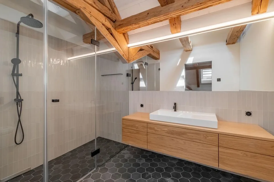 Zizers: Dachmaisonette mit Schlossambiente