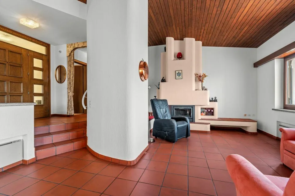 Wunderschönes 8,5-Zimmer-Doppelhaus mit Schwimmbad und atemberauben...