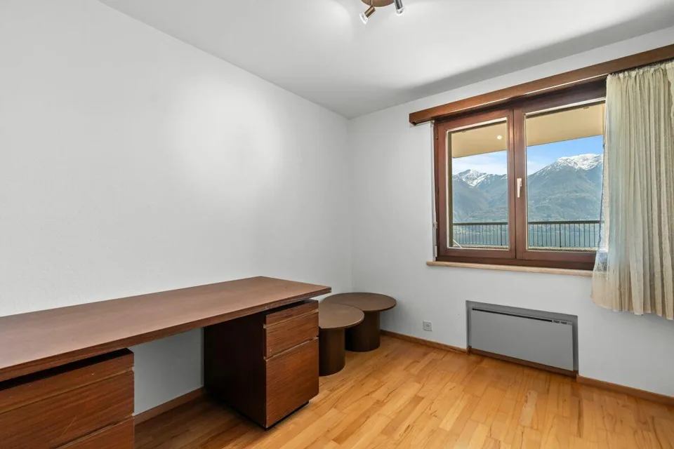 Bellissima Casa bifamiliare a schiera di 8.5 locali con piscina e vista mozzafiato – foto 22 di 26
