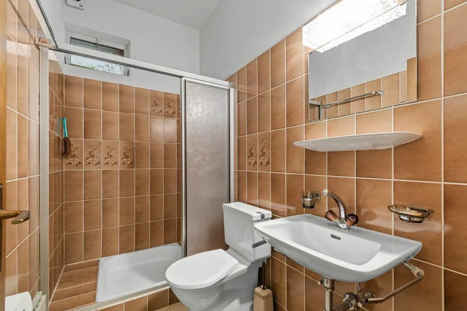 Bellissima Casa bifamiliare a schiera di 8.5 locali con piscina e vista mozzafiato – foto 26 di 26