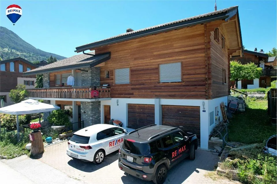 Villa-chalet de 6 pièces avec mezzanine et un studio