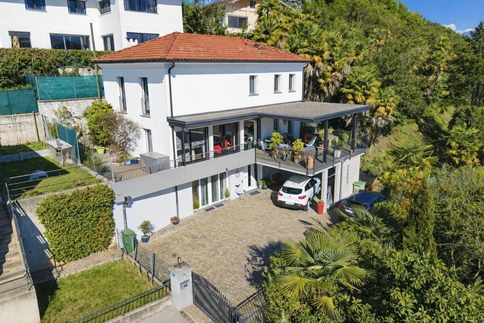 Casa unifamiliare nel verde, con vista e soleggiata