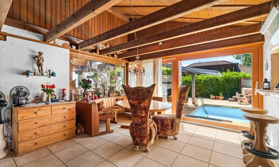 Vivere con vista, piscina e atmosfera particolare