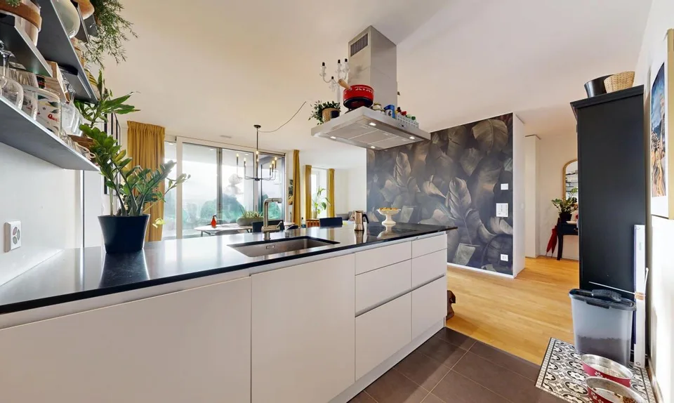 Moderne 2.5-Zimmer-Wohnung mit Skyline-Flair und Weitsicht