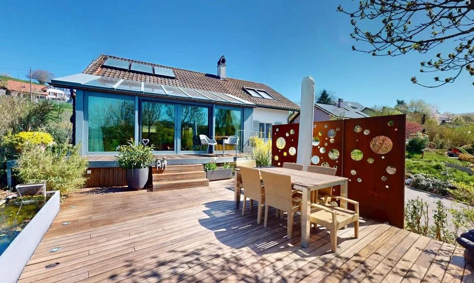 Einfamilienhaus mit Einliegerwohnung in Oleyres
