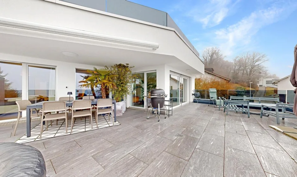 Terrassenwohnung mit 63 m² Aussenfläche & Weitsicht